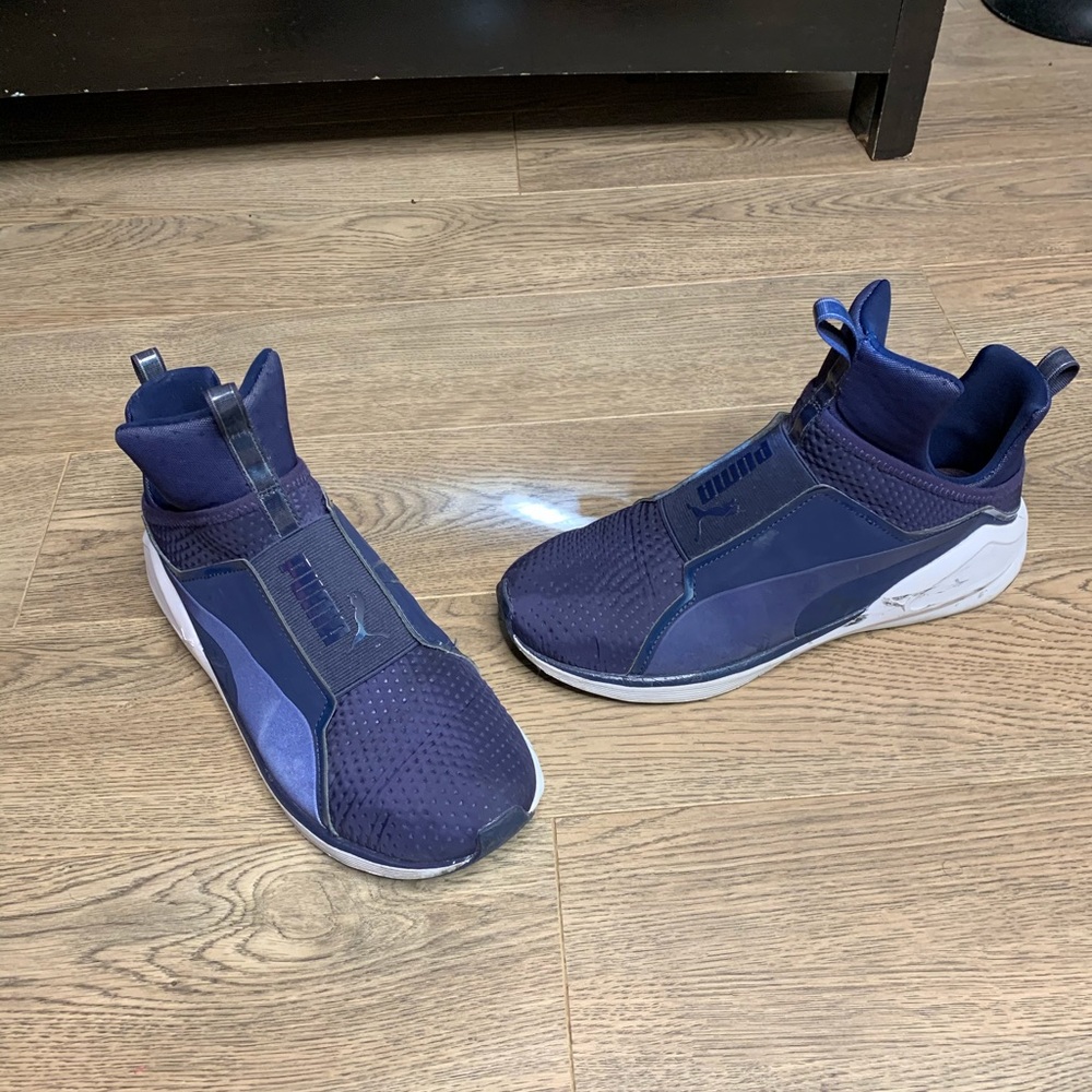 dark navy blue pumas